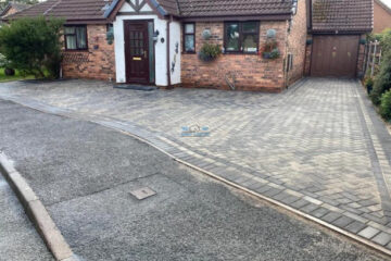 Silver Grey Block Paved Driveway with Double and Single Charcoal Border in Flint