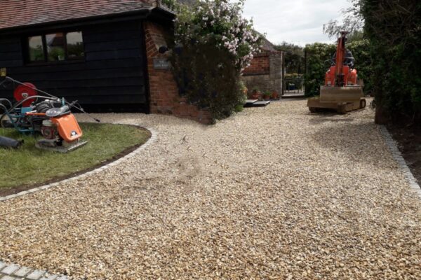 Gravel drives 1.jpg