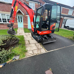 Charcoal Block Paved Driveway with Natural White Edging and Doorstep…